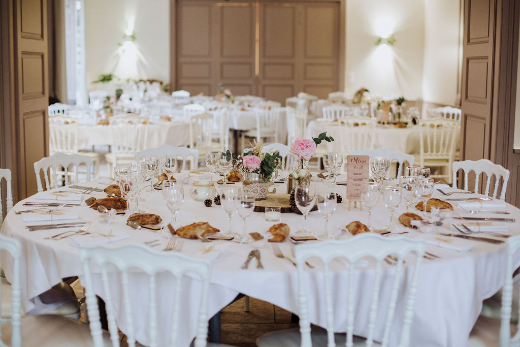 Salle de réception Romantique Salle de réception au Château de Césarges. Thème Romantique.